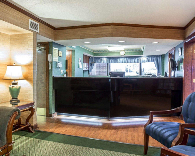 Public Area 4, Red Roof Inn & Suites Cornelius - Lake Norman, Mecklenburg