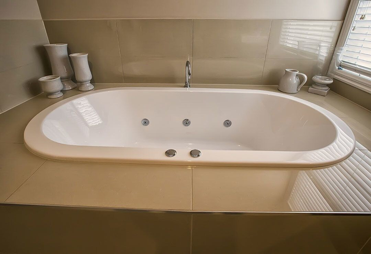 Bathroom 4, Kerami Manor & Day Spa, Murrindindi - East
