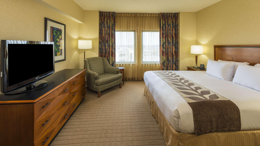 Bedroom 3, DoubleTree Suites by Hilton & Conf Ctr Chicago, Dupage