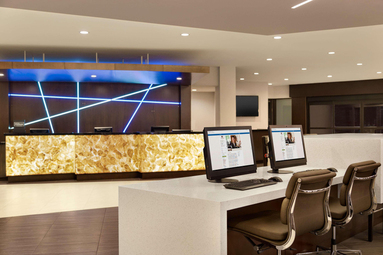 Public Area 5, DoubleTree by Hilton Toronto Airport West, Peel