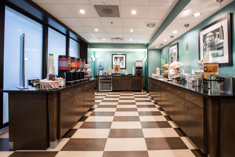 Food & Drinks 5, Hampton Inn & Suites Toledo/Westgate, Lucas