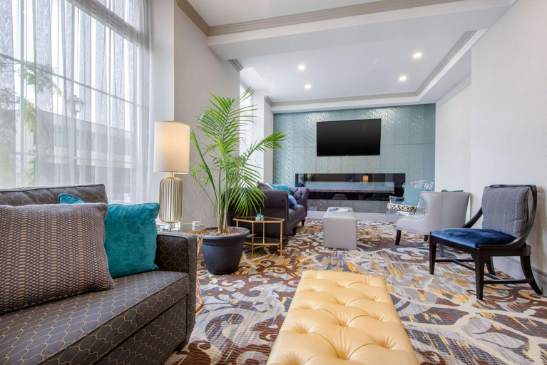 Public Area 2, Champlain Waterfront Hotel, an Ascend Collection, Simcoe