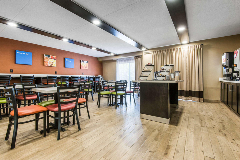 Others 5, Comfort Inn Owen Sound, Grey