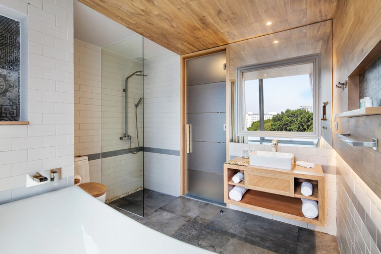 Bathroom 22