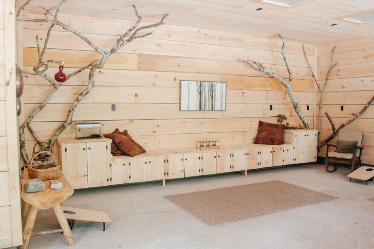 Public Area 3, Wellnesste Lodge and Cabin Rentals, Oneida