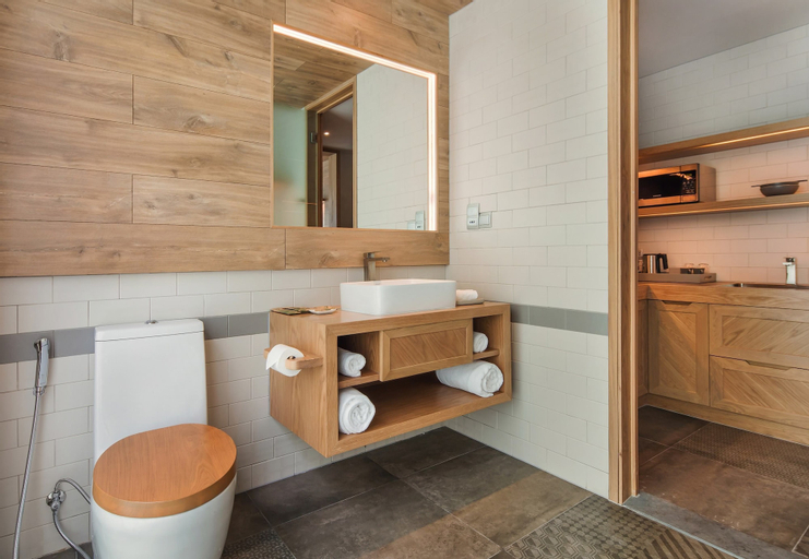 Bathroom 28