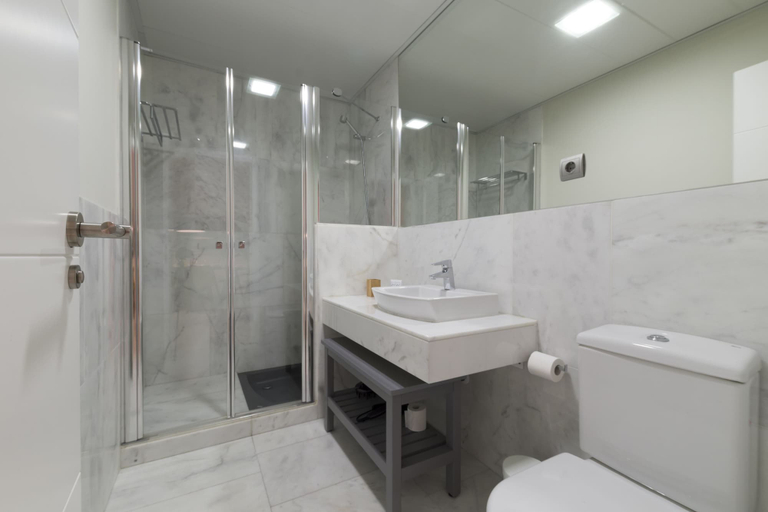 Bathroom 4, Echegaray en Madrid, Madrid