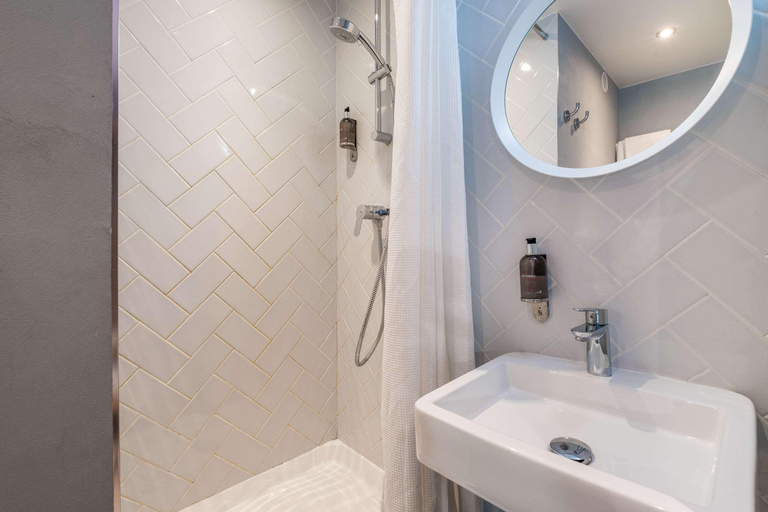 Bathroom 4, Hotel Sanso, Paris
