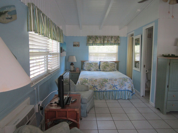 Bedroom 5, Anchor Inn & Cottages, Lee