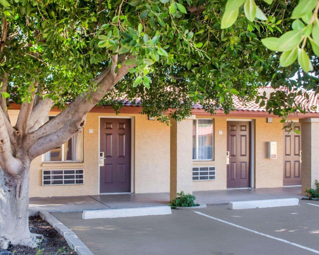 Exterior & Views 2, Rodeway Inn Old Town Scottsdale, Maricopa