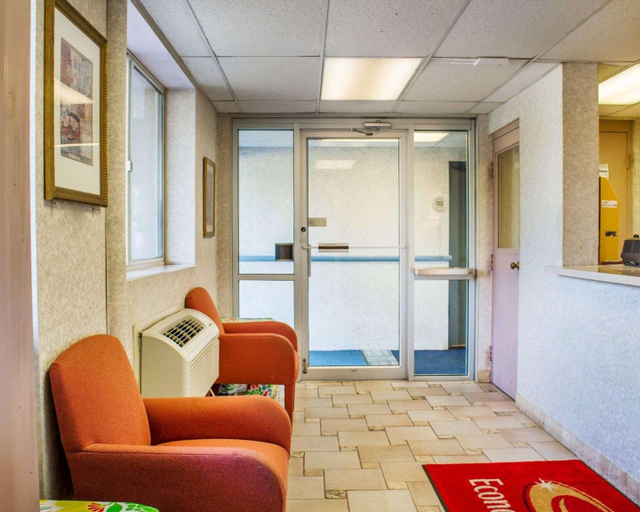 Public Area 3, Econo Lodge Drums, Luzerne