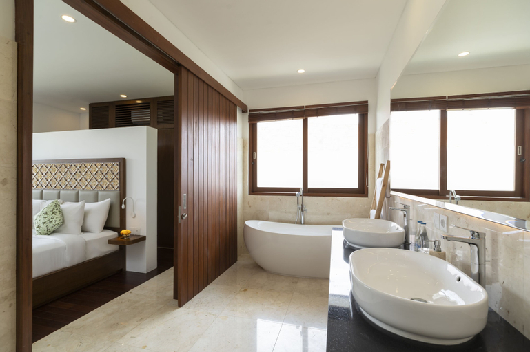 Bathroom 15