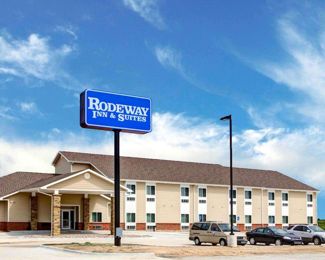 Exterior & Views 2, Rodeway Inn & Suites Phillipsburg, Phillips