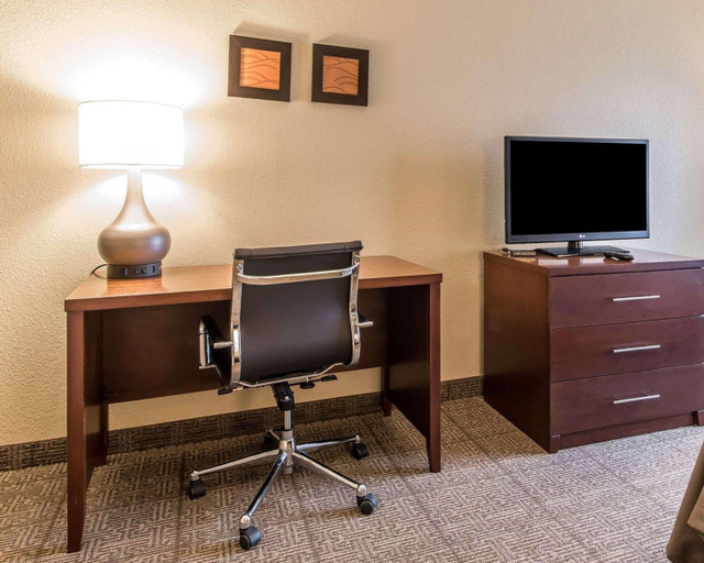 Public Area 2, Quality Inn Hotels in Bethany, MO, Harrison