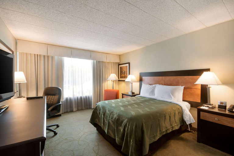 Bedroom 4, Chester Hotel & Conference Center, Chester