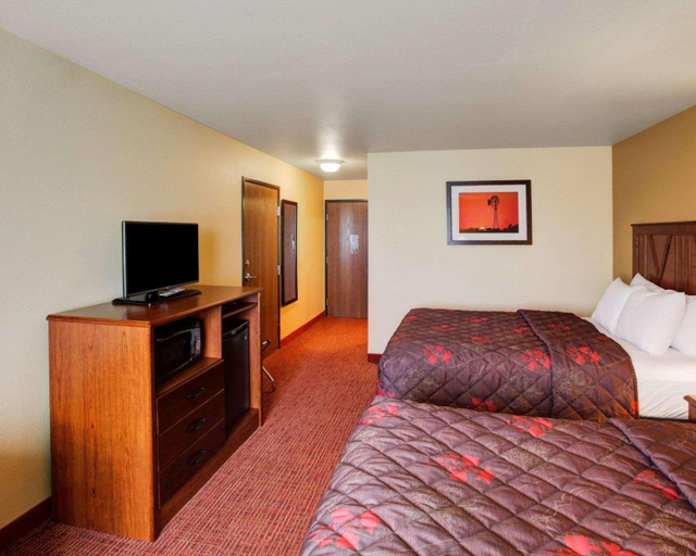 Public Area 3, Rodeway Inn & Suites Phillipsburg, Phillips