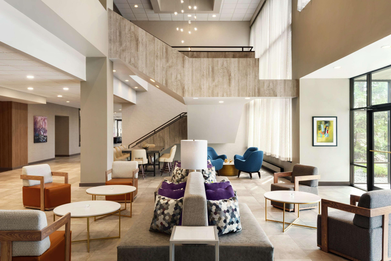 Public Area 4, DoubleTree by Hilton St. Paul East, Ramsey