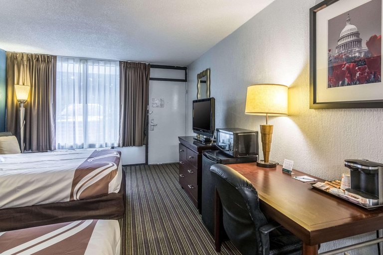 Bedroom 3, Rest & Relax Inn, Escambia