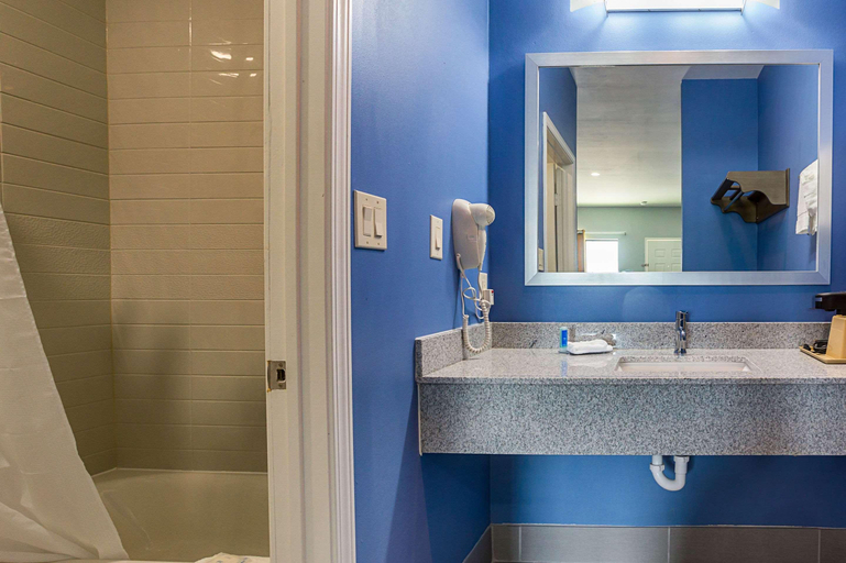 Bathroom 4, Home Place Inn Spring I-45 North and 1960, Houston