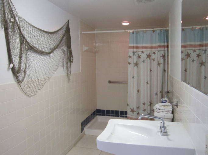 Bathroom 5, Anchor Inn and Cottages, Lee