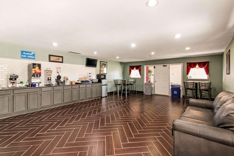 Public Area 3, Rodeway Inn Pauls Valley, Garvin