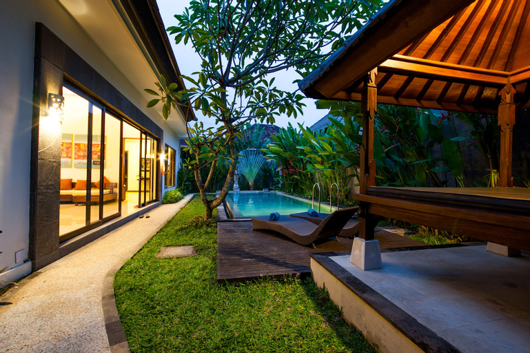 Swimming Pool 2