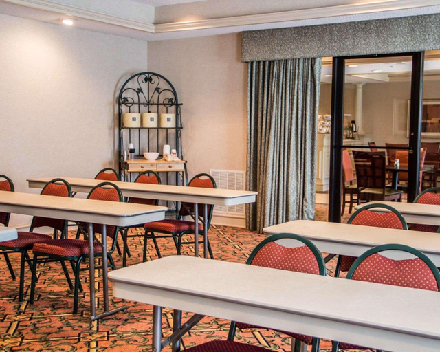 Food & Drinks 5, Comfort Suites McAlester, Pittsburg