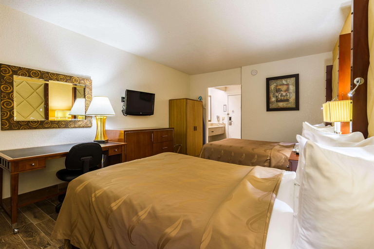 Bedroom 26