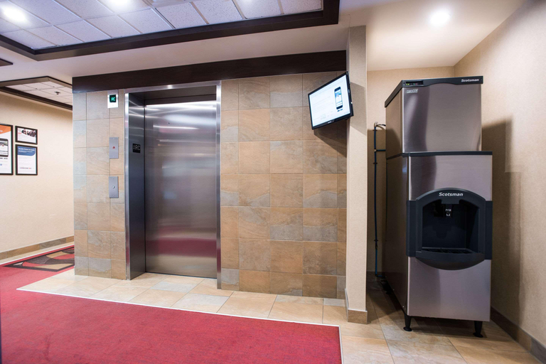 Public Area 3, Quality Inn & Suites, Vallée-de-l'Or
