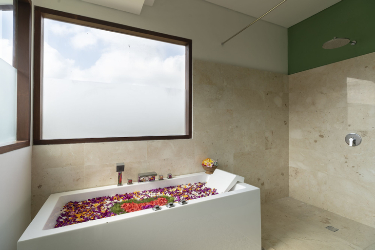 Bathroom 19