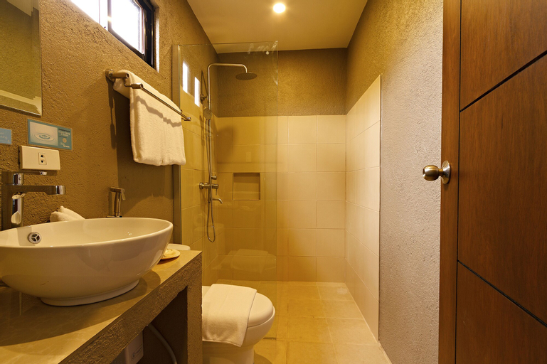 Bathroom 10