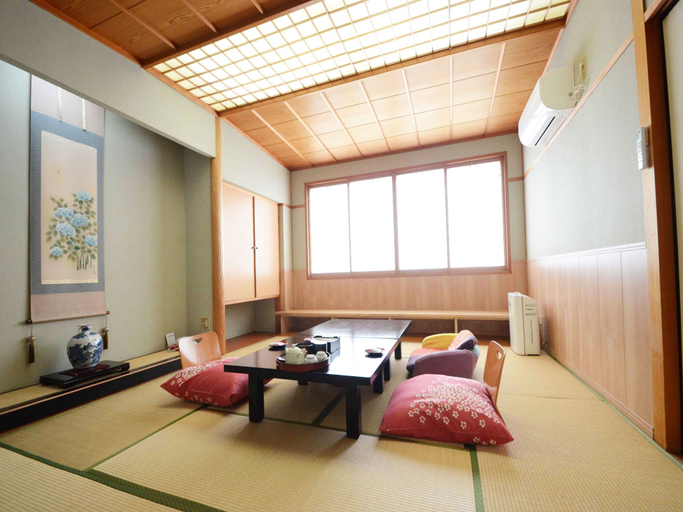 Bedroom 4, Hanagoyomi, Nanao