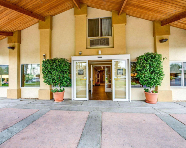 Exterior & Views 2, Comfort Inn Fontana, San Bernardino