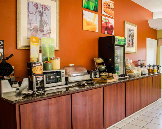 Food & Drinks 5, Quality Inn Crystal River, Citrus