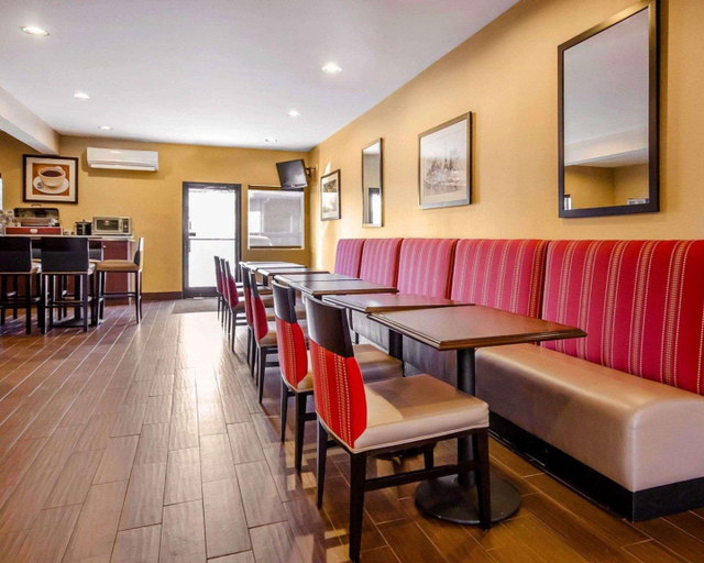 Food & Drinks 5, Comfort Suites East Louisville, Jefferson