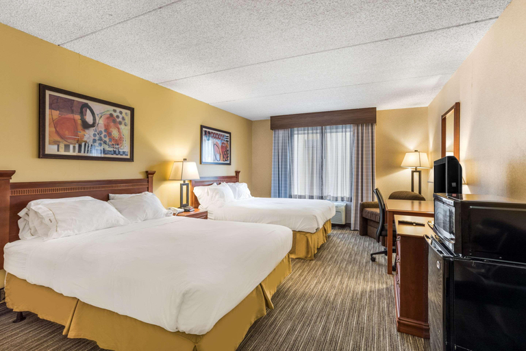 Bedroom 3, Comfort Inn Suites Buffalo, Chautauqua