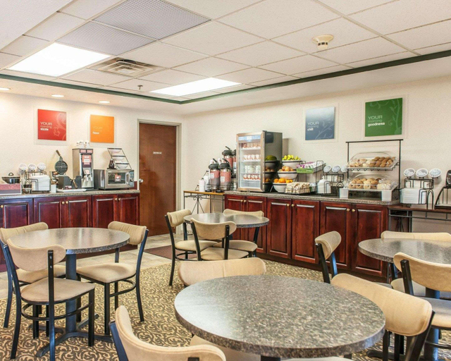 Food & Drinks 5, Comfort Inn Madison, Jefferson