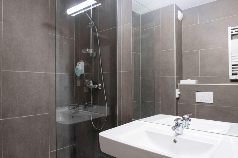 Bathroom 4, Hôtel Golf Fontcaude, Hérault