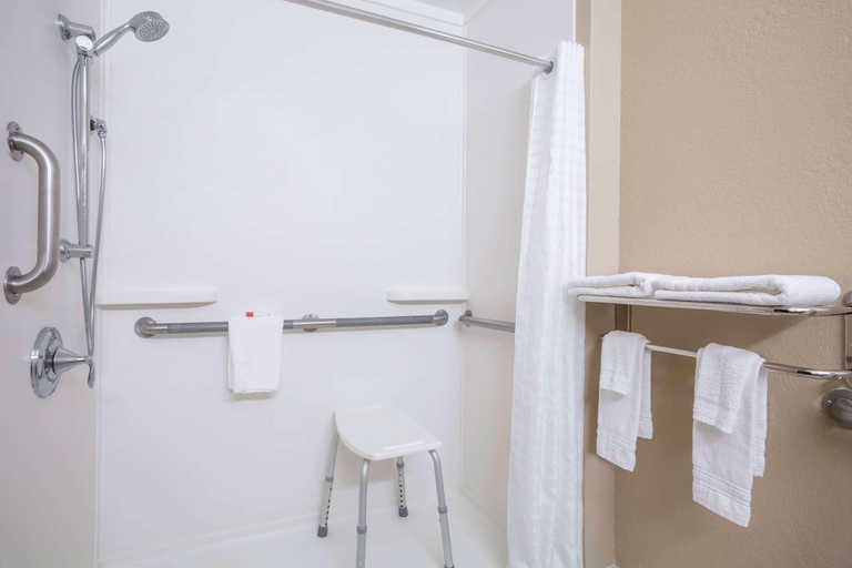 Bathroom 5, Super 8 by Wyndham Elkins, Randolph