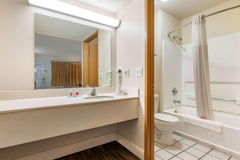 Bathroom 4, Econo Lodge Sacramento North, Sacramento