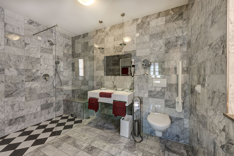 Bathroom 5, Belle Vue - Das Hotel..., Kitzingen