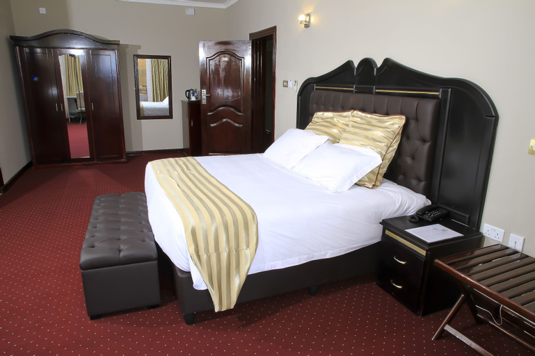 New Agena Hotel, Roherero