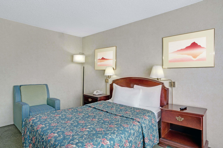 Ramada by Wyndham Reno Hotel and Casino, Washoe