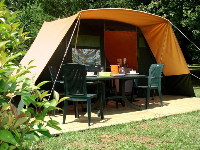 Others 5, Camping La Croix Badeau Tentes équipées, Aube