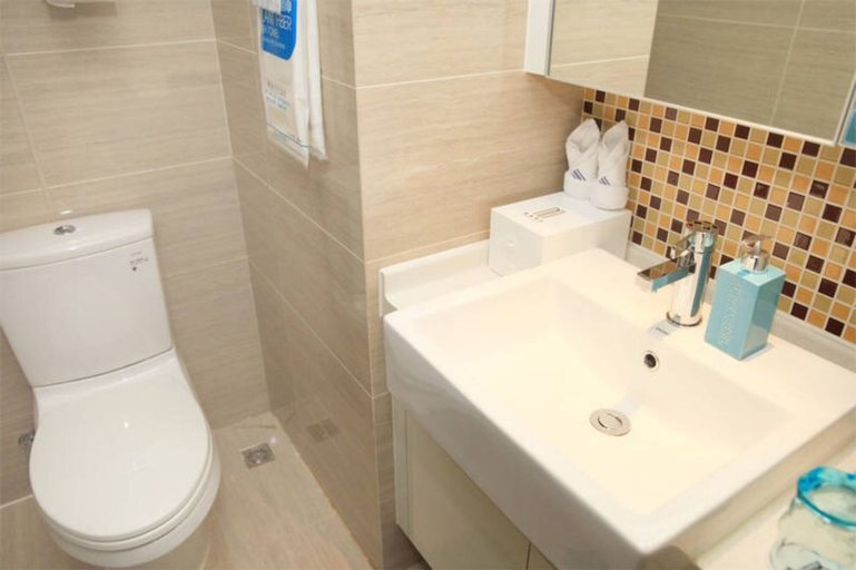 Bathroom, Chengdu Charm City Hotel, Chengdu