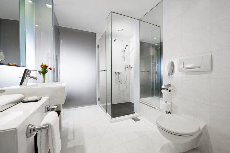 Bathroom 19
