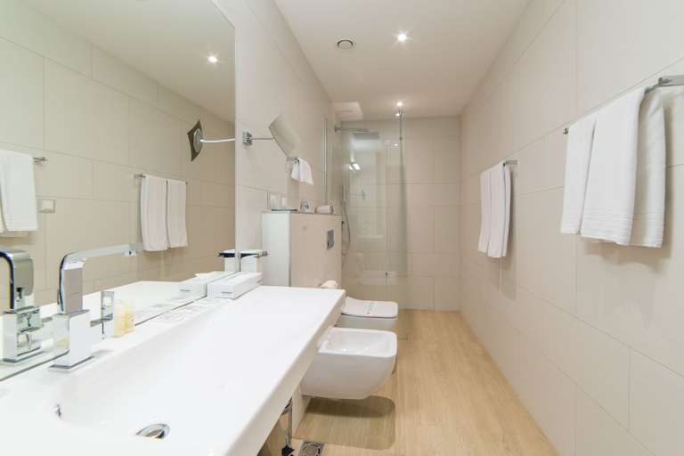 Bathroom 4, Hotel Adria