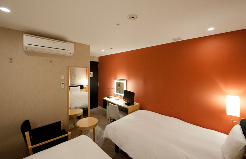 Bedroom 12