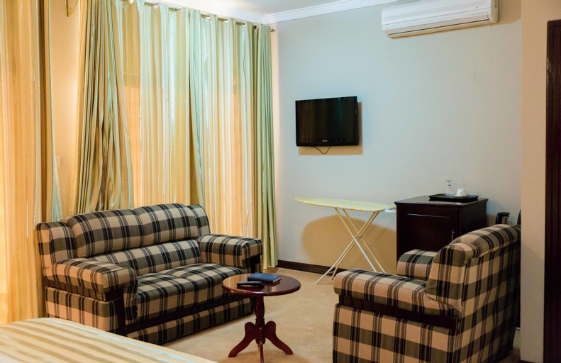 New Agena Hotel, Roherero