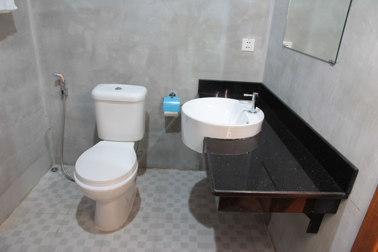 Bathroom, Niisaii Apartment, Phnom Penh